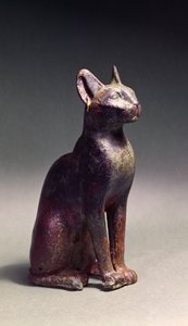 Estatuilla de un gato con pendientes de oro, la representación sagrada de la diosa Bastet, c.664-630 a.C. de Late Period Egyptian