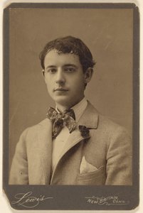 Walter Thomas [joven con pajarita y clavel en la solapa del abrigo] de Lewis