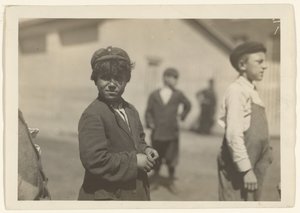 [Joe (José) Mello, Acushnet Mills, New Bedford, Massachusetts] de Lewis W. Hine
