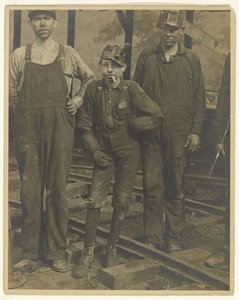 [Tres mineros (¿S. Pittston, Pennsylvania)] de Lewis W. Hine
