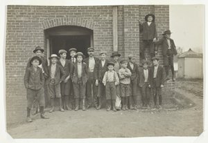 Mediodía, King Mfg. Co., Augusta, Georgia de Lewis Wickes Hine