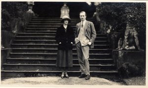Lady Rachel Cavendish y el vizconde Stuart de Findhorn (foto en blanco y negro) de Unbekannt Unbekannt