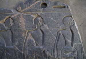 Relieve que representa prisioneros, Templo de Luxor, Tebas (Patrimonio de la Humanidad por la UNESCO)