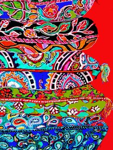 Pila de almohadas dos, 2015 (técnica mixta) de linda arthurs