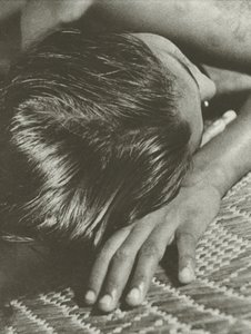 Siesta (foto en blanco y negro) de Lionel Wendt