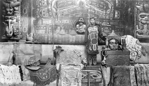 Casa de un jefe indio de Alaska, 1897 de Lloyd Valentine and Pond, Edwin Percy Winter