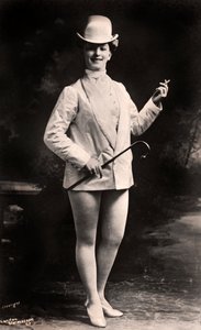 Lily Iris, actriz, 1906 de London Stereoscopic and Photographic Co