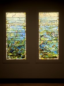 Ventana con estrella de mar ("Primavera") y ventana con anémona de mar ("Verano") de Louis Comfort Tiffany