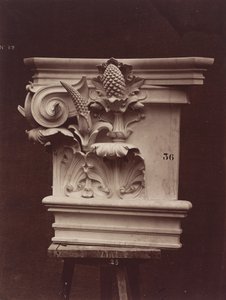 Escultura ornamental de la Ópera de París (detalle de columna)