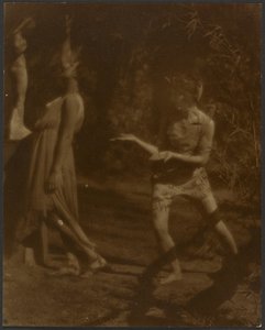 [Bailarines en una pose] de Louis Fleckenstein