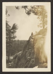 [Figura en el acantilado rocoso] de Louis Fleckenstein