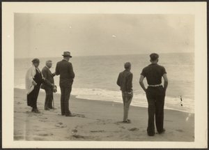 [Familia Fleckenstein en la playa] de Louis Fleckenstein