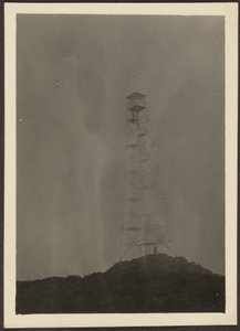 [Paisaje con torre eléctrica] de Louis Fleckenstein