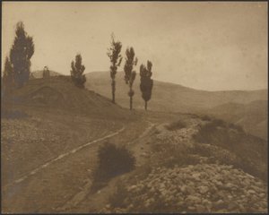 [Paisaje con colinas]