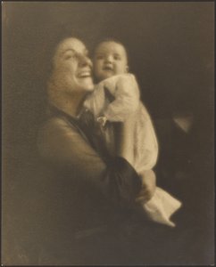 [Madre y bebé con vestido blanco] de Louis Fleckenstein
