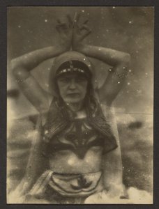 [Nautch Girl]