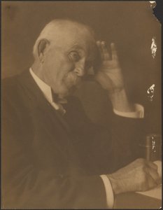 [Retrato de un hombre sentado ante un escritorio] de Louis Fleckenstein