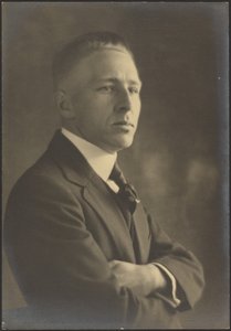 [Retrato de un hombre con los brazos cruzados] de Louis Fleckenstein