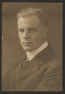 [Retrato de un hombre con corte de tripulación] de Louis Fleckenstein