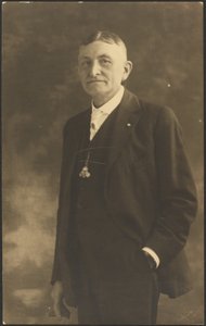 [Retrato de un hombre con llavero adornado] de Louis Fleckenstein