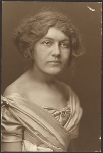 [Retrato de una mujer vestida de etiqueta] de Louis Fleckenstein