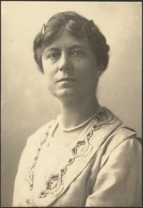 [Retrato de mujer con cuello apliques] de Louis Fleckenstein