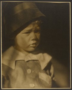 [Retrato de un niño pequeño con gorra]
