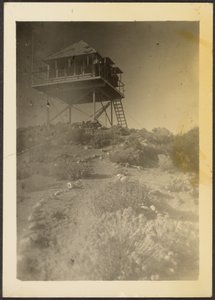 [Torre de vigilancia en el paisaje] de Louis Fleckenstein