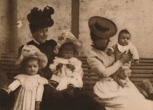 Mujeres y niños, 1937