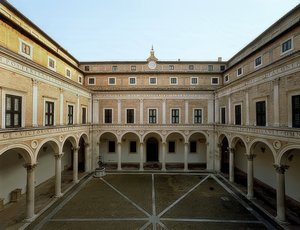 Patio del Palazzo Ducale en Urbino