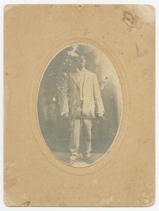 Fotografía de un hombre, ca. 1910 de Lucius Harper