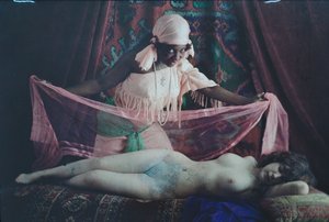 Desnuda recostada con esclava