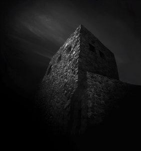 La Torre de Piedra Oscura