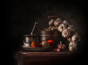 Naturaleza muerta clásica con ajo