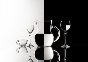 Contraste del cristal transparente de Margareth Perfoncio