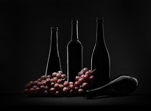 Naturaleza muerta con vino tinto de Margareth Perfoncio