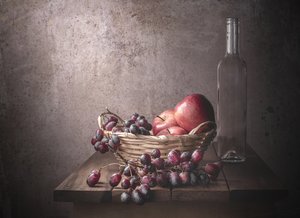 Naturaleza muerta con uvas y manzanas