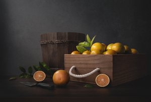 Naturaleza muerta rústica en tonos naranjas de Margareth Perfoncio