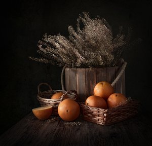 Naturaleza muerta rústica en tonos naranjas de Margareth Perfoncio