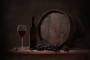 Naturaleza muerta rústica con vino de Margareth Perfoncio