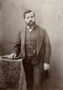 Retrato de tres cuartos del pintor Thomas Couture, con bigote y barba espesa (foto en b/n) de Marie Alexandre Alophe