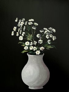 Cuadro de flores blancas: arte botánico monocromático en un jarrón blanco, ideal para el hogar, la oficina o como regalo - 010