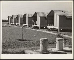 Viviendas para recolectores de hortalizas migratorios, campos de trabajo de Osceola, construidos por la FSA, Belle Glade, Florida de Marion Post Wolcott