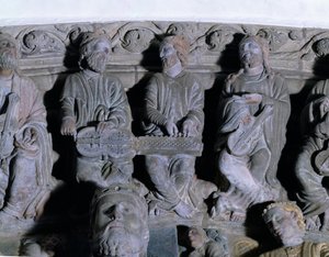 (Detalle) del Pórtico de la Gloria que representa músicos de Master Mateo