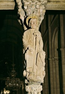 Mullion con figura de Santiago, Pórtico de la Gloria, Catedral de Santiago de Compostela
