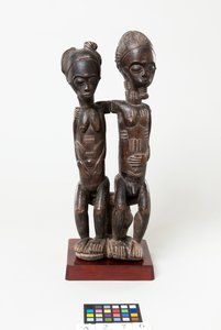 Pareja sentada, c.1885-99 (madera)