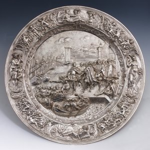 Placa de plata que representa la partida de Cristóbal Colón (plata fundida, repujada y cincelada) de Matthias Melijn