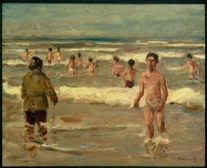 Niños bañándose en el mar