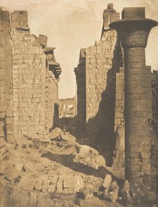 Corte de los bubastitas y entrada a la Sala Hipóstila del palacio de Karnak, Tebas, 1849-50 de Maxime Du Camp