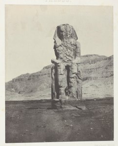 Gournah, Coloso monolítico de Amenofta III; Tebas, lámina 56 del álbum "Egypte, Nubie, Palestine et Syrie" (1852). de Maxime Du Camp